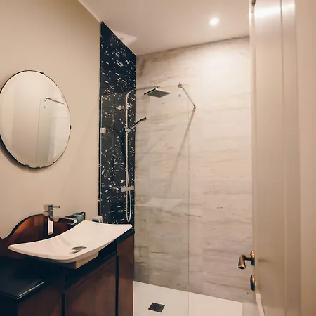 Apartment Sally Port