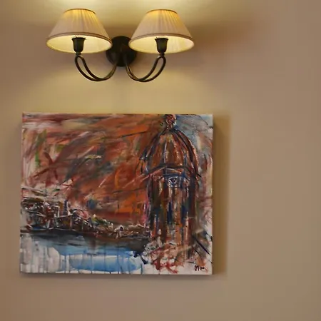 Sally Port Apartment *