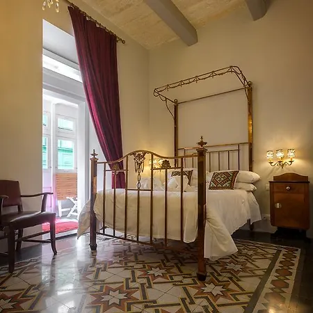 Sally Port Apartment *