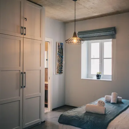 Sally Port Apartament *