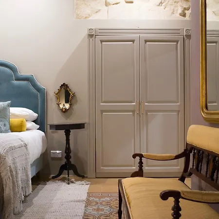Sally Port Apartment