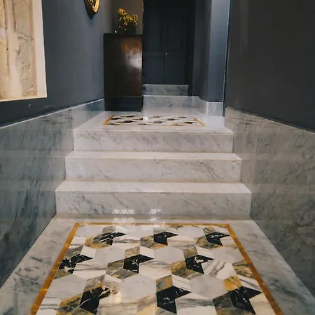 Sally Port Апартаменты *