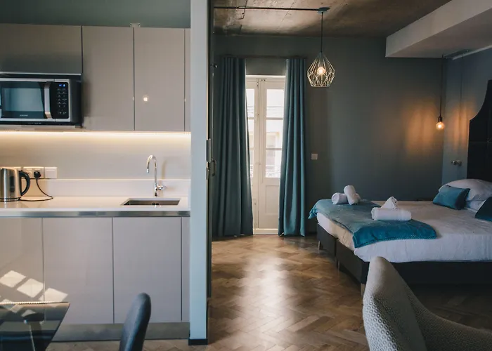 Apartment Sally Port