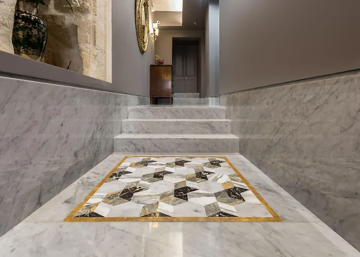 サリー ポート スイーツ バレッタ