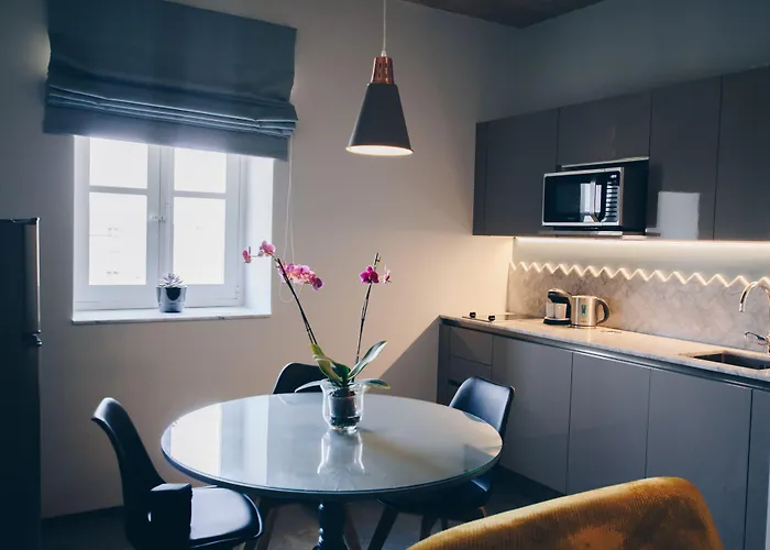 サリー ポート スイーツ アパート *