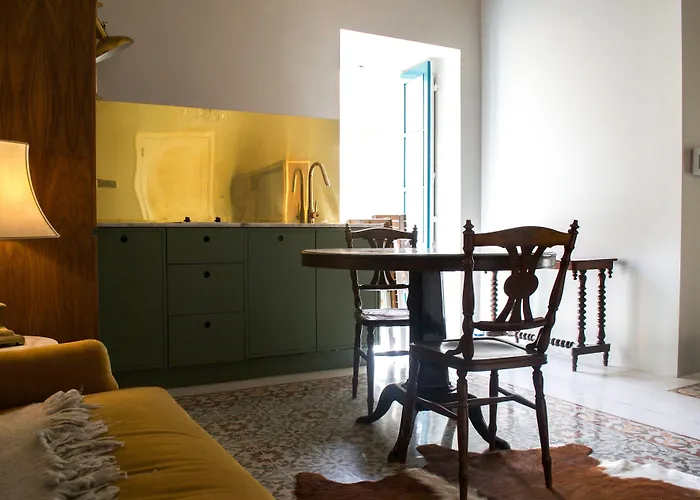 Apartment Sally Port *