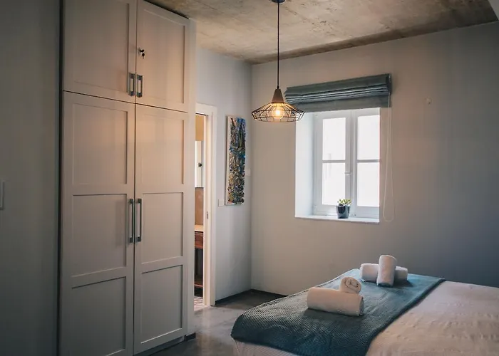 Sally Port Apartment *