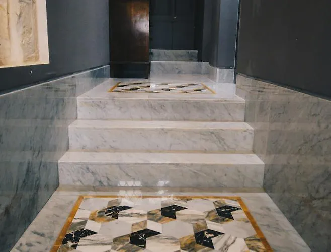 Sally Port Apartment *